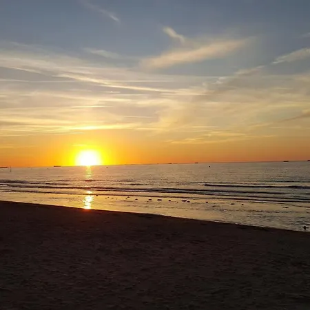 Maison A Avec Acces Direct Aux Plages Du Debarquement Asnelles