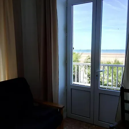 Maison A Avec Acces Direct Aux Plages Du Debarquement *